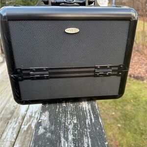 SEPHORA PROFESSIONAL MAKEUP TRAIN CASE WITH STRAP